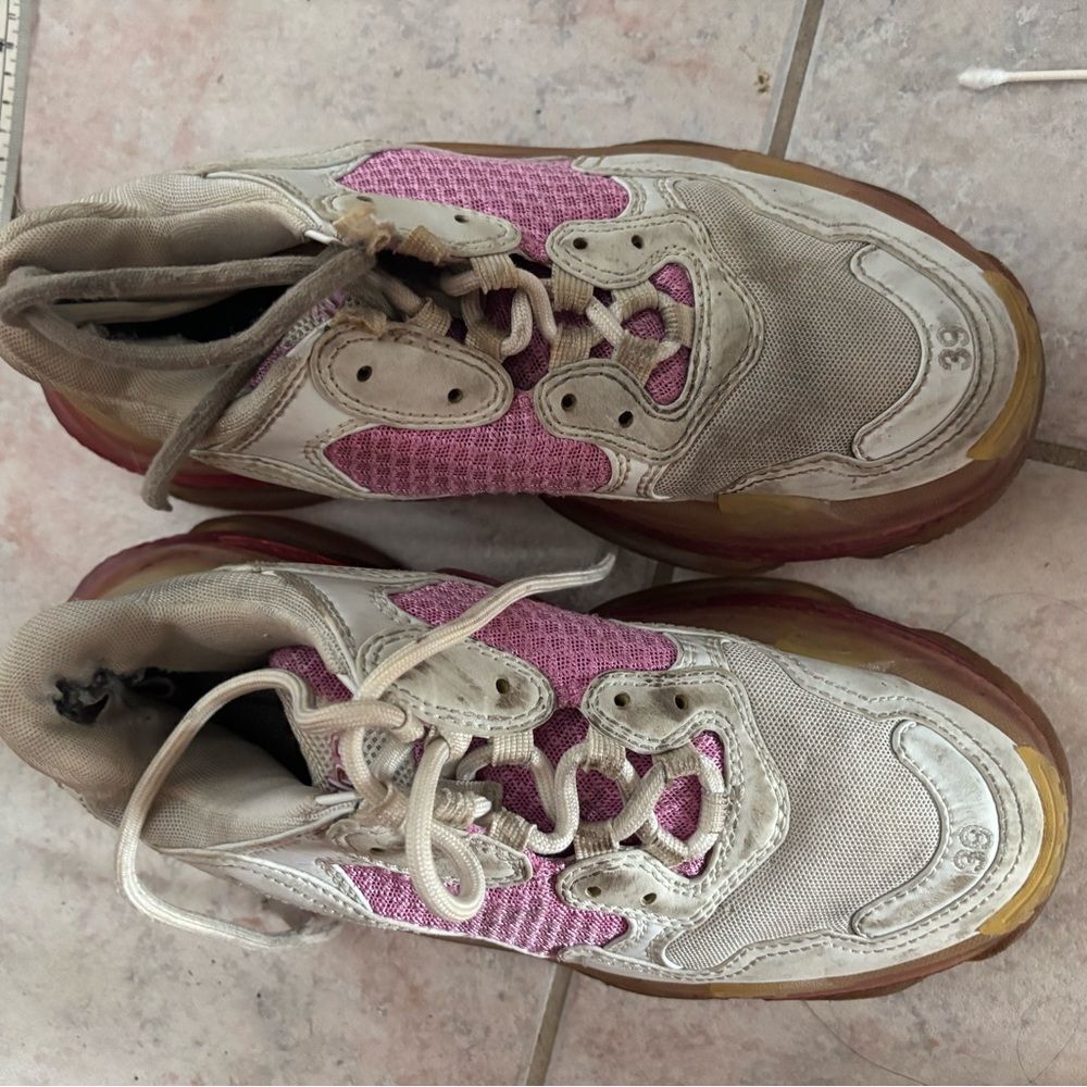 Balenciaga Triple S Trainers chunky sneakers White Pink shoes flats logo flats